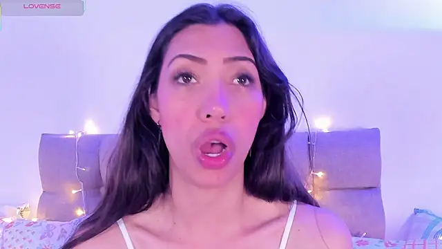 Miss veronicaa2 online show from February 10, 2025, 2:59 pm