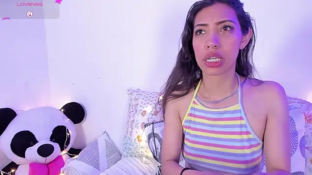 Miss veronicaa2 online show from February 19, 2025, 1:06 pm