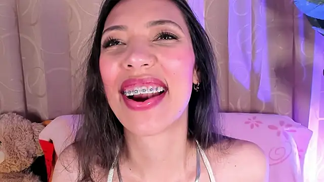 Miss veronicaa2 online show from March 24, 2026, 2:50 pm