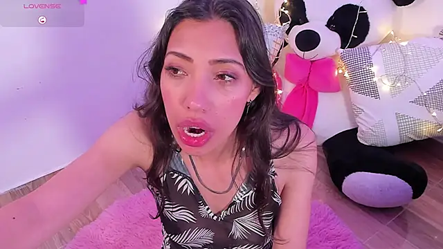 Miss veronicaa2 online show from February 21, 2025, 3:43 pm