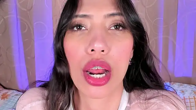 Snapshot of Miss_veronicaa2 chatting on June 25, 2026, 1:27 pm Miss veronicaa2 online show from June 25, 2026, 1:27 pm
