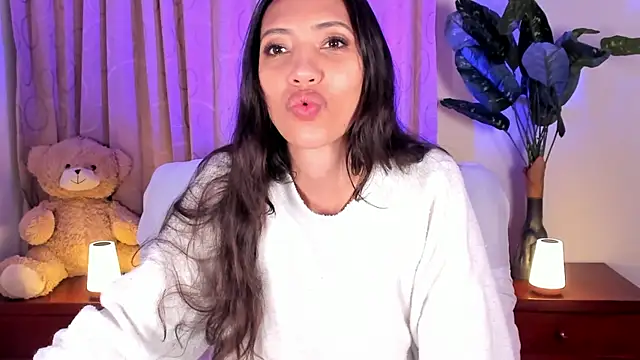 Snapshot of Miss_veronicaa2 chatting on February 18, 2026, 12:56 pm Miss veronicaa2 online show from February 18, 2026, 12:56 pm