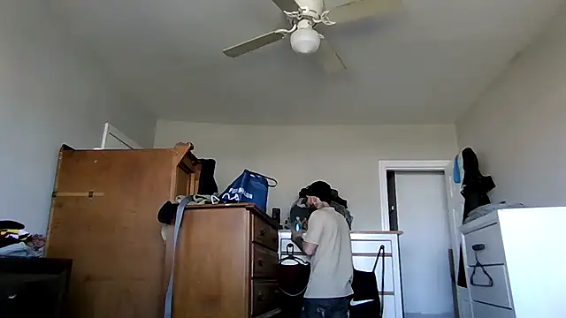 cruz815 online show from April 4, 2026, 8:48 pm