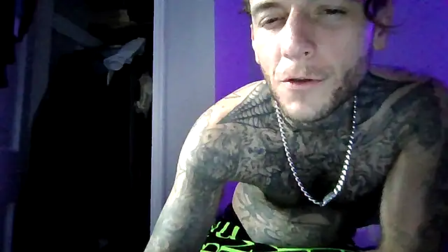 Snapshot of cruz815 chatting on November 30, 2025, 3:24 pm cruz815 online show from November 30, 2025, 3:24 pm