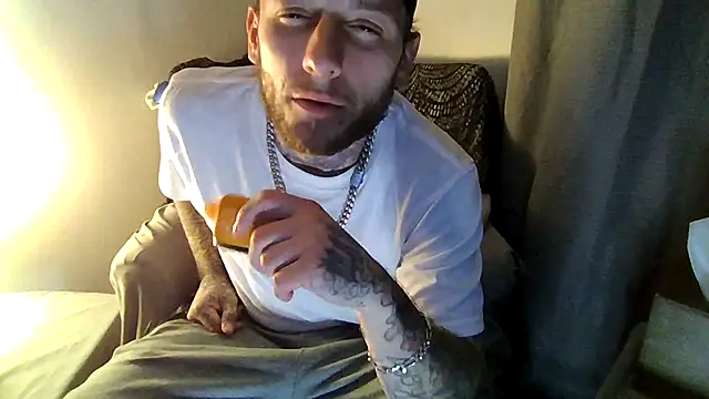 Snapshot of cruz815 chatting on December 20, 2025, 1:19 am cruz815 online show from December 20, 2025, 1:19 am