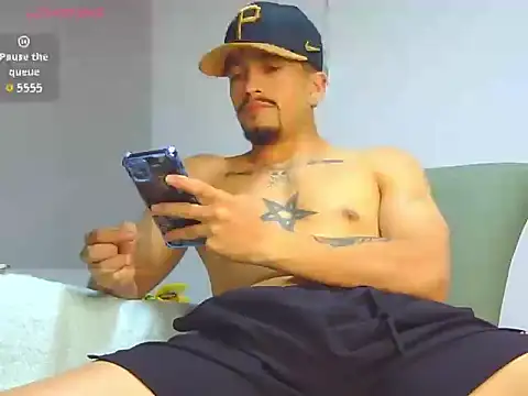 Snapshot of Keiviid chatting on May 3, 2026, 1:33 am Keiviid online show from May 3, 2026, 1:33 am