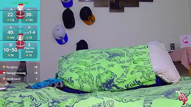 Keiviid online show from December 14, 2025, 10:04 pm