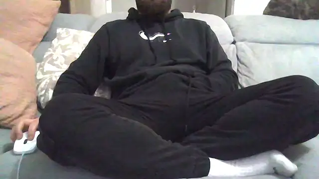 Snapshot of Zer_oki chatting on February 12, 2026, 10:09 pm Zer oki online show from February 12, 2026, 10:09 pm