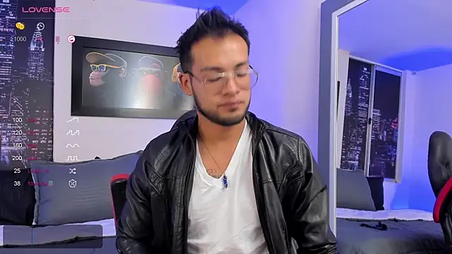 Snapshot of Max_Conor1 chatting on February 3, 2025, 2:25 am Max Conor1 online show from February 3, 2025, 2:25 am