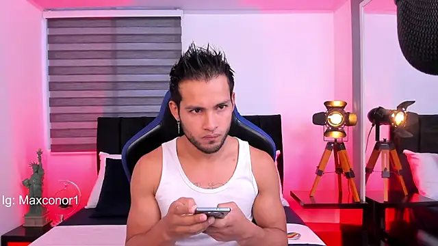 Snapshot of Max_Conor1 chatting on March 7, 2025, 11:18 am Max Conor1 online show from March 7, 2025, 11:18 am