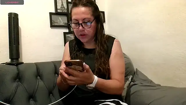 Snapshot of MirandaLatinaLovely chatting on May 27, 2026, 5:53 pm MirandaLatinaLovely online show from May 27, 2026, 5:53 pm