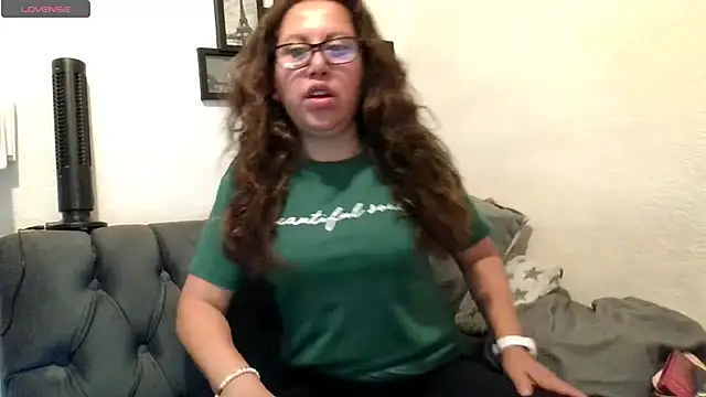 Snapshot of MirandaLatinaLovely chatting on May 26, 2026, 5:00 pm MirandaLatinaLovely online show from May 26, 2026, 5:00 pm