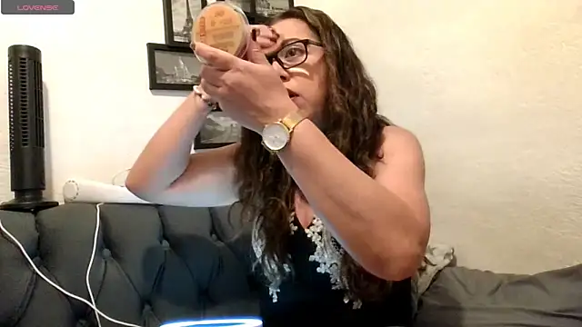 Snapshot of MirandaLatinaLovely chatting on April 30, 2026, 5:42 pm MirandaLatinaLovely online show from April 30, 2026, 5:42 pm