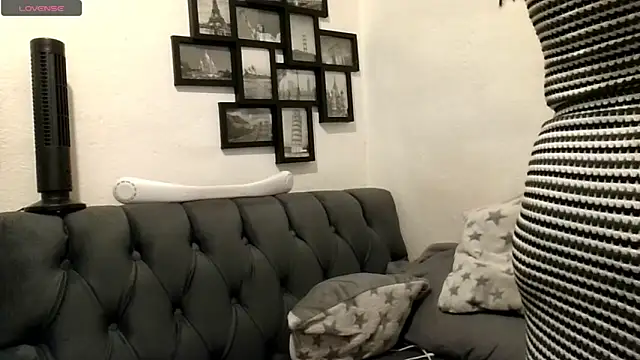 Snapshot of MirandaLatinaLovely chatting on April 29, 2026, 5:17 pm MirandaLatinaLovely online show from April 29, 2026, 5:17 pm