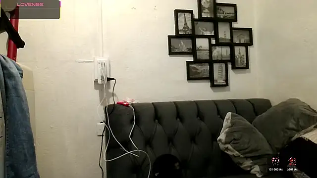 MirandaLatinaLovely online show from November 25, 2025, 3:34 pm