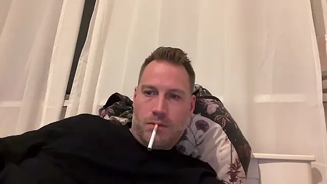 Snapshot of Christian87xxx chatting on November 11, 2025, 5:52 pm Christian87xxx online show from November 11, 2025, 5:52 pm