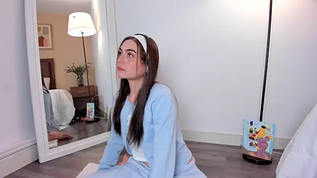Snapshot of AlannaRussell_ chatting on March 20, 2025, 8:08 pm AlannaRussell online show from March 20, 2025, 8:08 pm