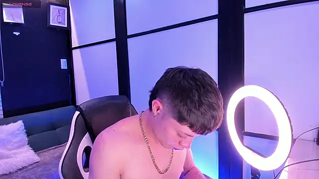 marcuscollins1  online show from October 16, 2025, 3:42 pm