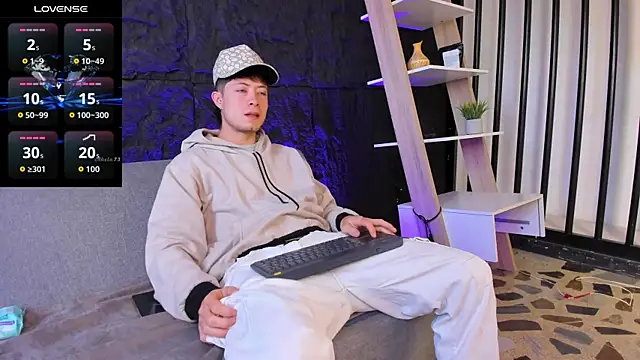 marcuscollins1  online show from December 3, 2025, 12:59 pm