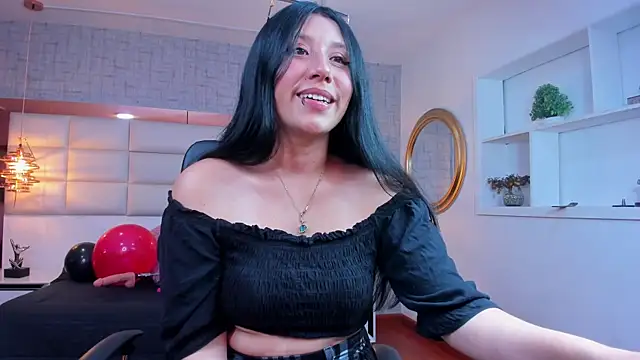 Nohemi louse online show from May 17, 2026, 6:41 pm