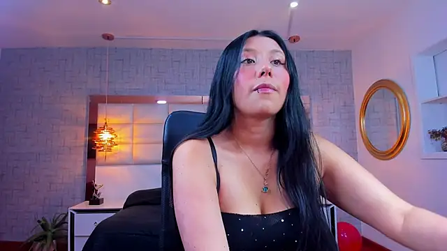 Nohemi louse online show from May 21, 2026, 7:00 pm