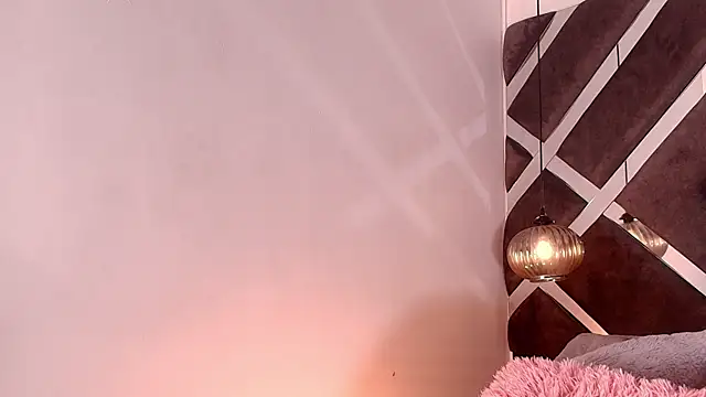 sara lopee1 online show from November 1, 2025, 11:59 am