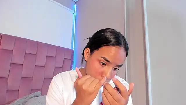 Roxy Stonee online show from March 19, 2026, 7:25 pm