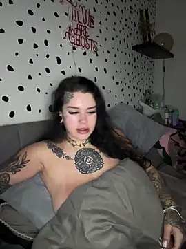 Snapshot of tempzzz12 chatting on December 18, 2025, 8:30 am tempzzz12 online show from December 18, 2025, 8:30 am