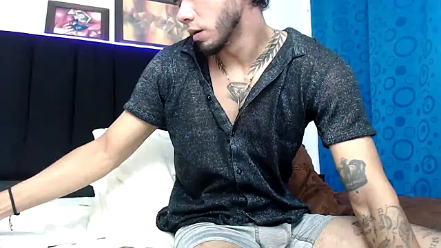 Snapshot of Niick01_ chatting on February 23, 2025, 5:50 pm Niick01 online show from February 23, 2025, 5:50 pm