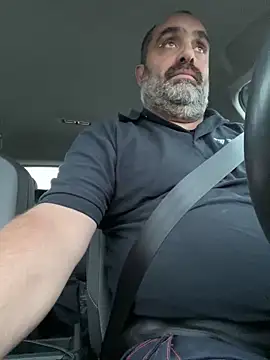 fuocovivo4 online show from February 17, 2025, 4:50 pm