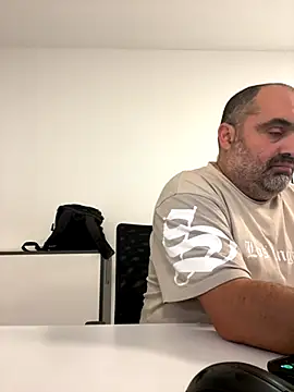 fuocovivo4 online show from September 12, 2025, 8:58 am