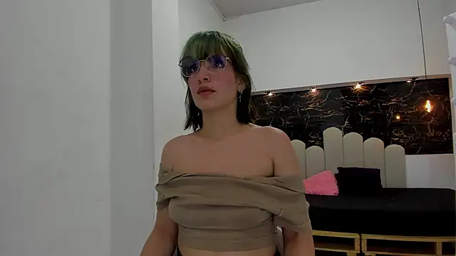 Snapshot of Annyrosee chatting on September 23, 2025, 8:05 pm Annyrosee online show from September 23, 2025, 8:05 pm
