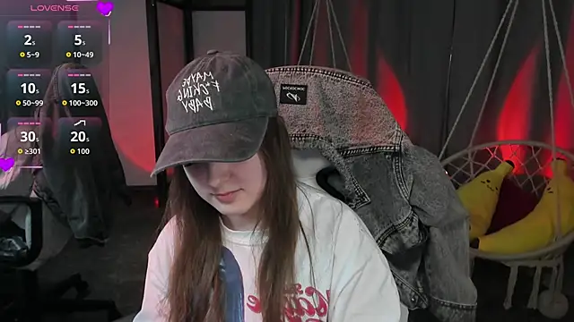 kaisajenner online show from April 13, 2026, 9:52 pm