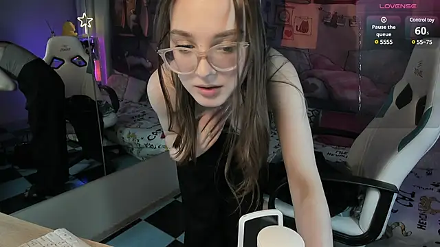 kaisajenner online show from February 21, 2025, 5:42 pm