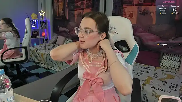 kaisajenner online show from February 9, 2025, 8:56 pm