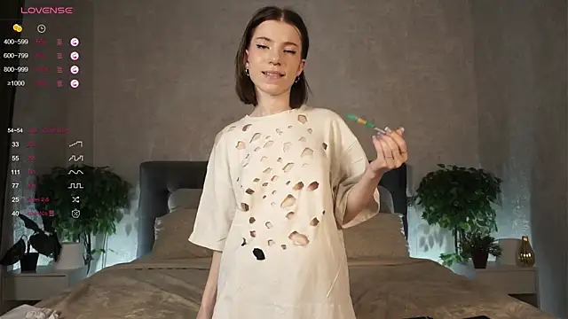 FeliceDendy online show from February 18, 2025, 1:44 pm