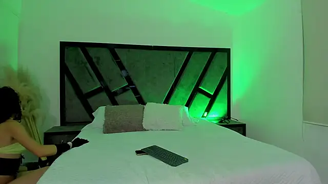 Snapshot of allicemackenzie chatting on October 2, 2025, 9:01 am allicemackenzie online show from October 2, 2025, 9:01 am