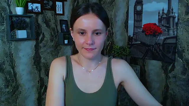 Snapshot of ValeriaHeart_ chatting on March 6, 2026, 2:56 pm ValeriaHeart online show from March 6, 2026, 2:56 pm