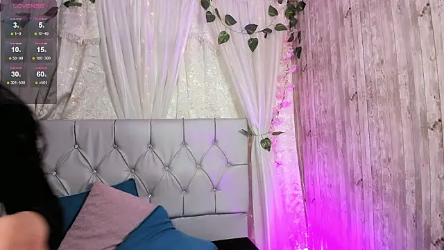 Snapshot of Rachel_new20 chatting on October 20, 2025, 8:53 pm Rachel new20 online show from October 20, 2025, 8:53 pm