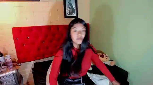 Snapshot of ScarletKray chatting on March 5, 2025, 2:23 pm ScarletKray online show from March 5, 2025, 2:23 pm