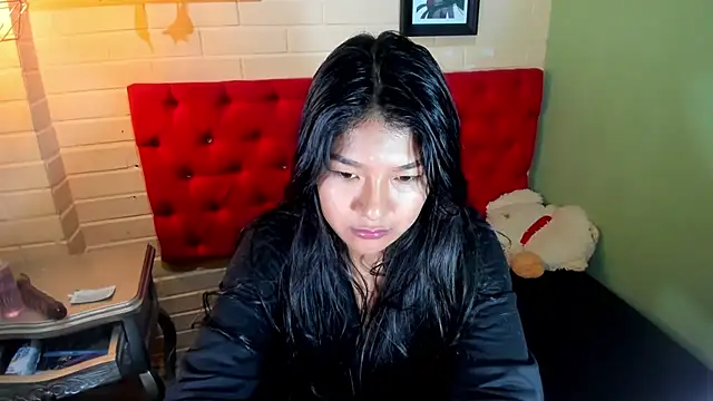 Snapshot of ScarletKray chatting on March 12, 2025, 2:23 pm ScarletKray online show from March 12, 2025, 2:23 pm