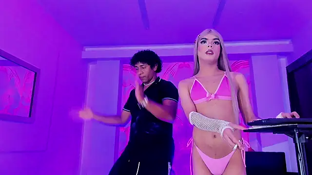 Snapshot of Sweettfantasy_ts chatting on March 1, 2025, 3:05 pm Sweettfantasy ts online show from March 1, 2025, 3:05 pm