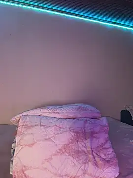 Lally Valencia   online show from November 10, 2025, 9:36 am