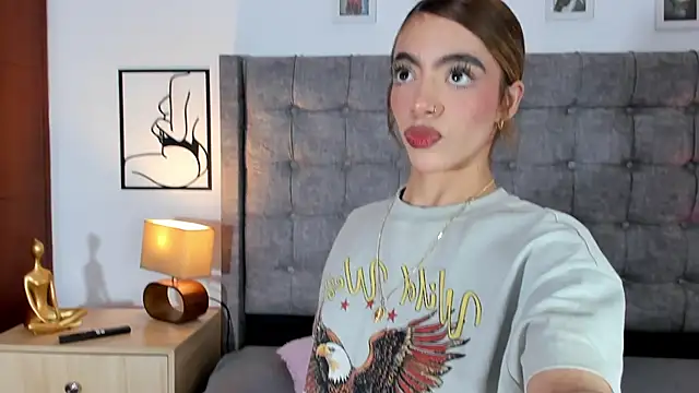 Snapshot of Violetta_Ficher chatting on June 29, 2026, 2:18 am Violetta Ficher online show from June 29, 2026, 2:18 am