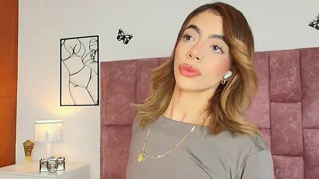 Snapshot of Violetta_Ficher chatting on July 12, 2026, 7:04 pm Violetta Ficher online show from July 12, 2026, 7:04 pm