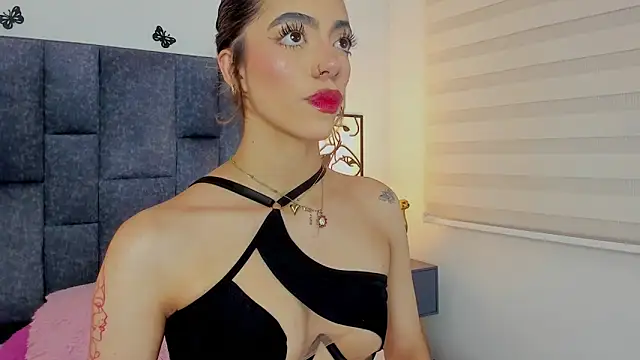Snapshot of Violetta_Ficher chatting on April 20, 2026, 2:14 am Violetta Ficher online show from April 20, 2026, 2:14 am