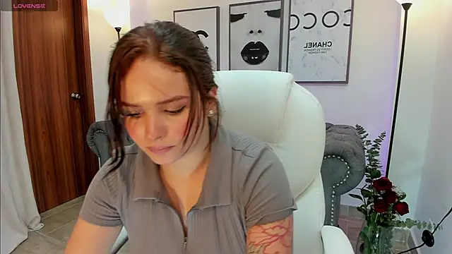 Snapshot of Alison_rain chatting on February 22, 2025, 6:19 pm Alison rain online show from February 22, 2025, 6:19 pm