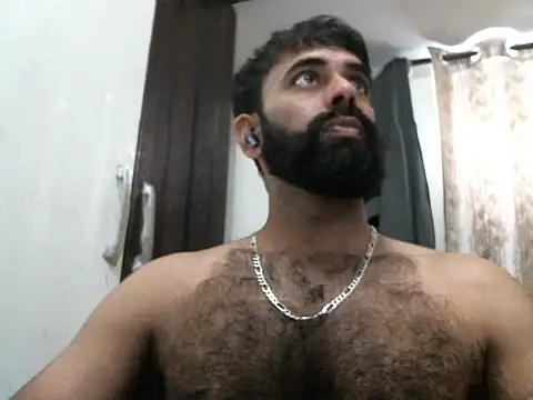 Snapshot of indianhairybull chatting on March 8, 2026, 4:27 am indianhairybull online show from March 8, 2026, 4:27 am