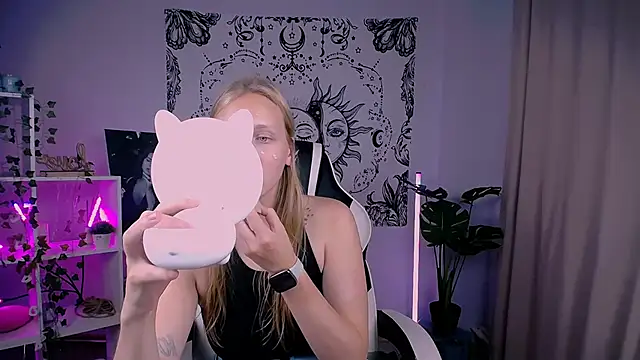 VeronicaAndersen online show from September 26, 2025, 12:56 pm