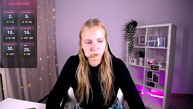 VeronicaAndersen online show from October 10, 2025, 2:56 am